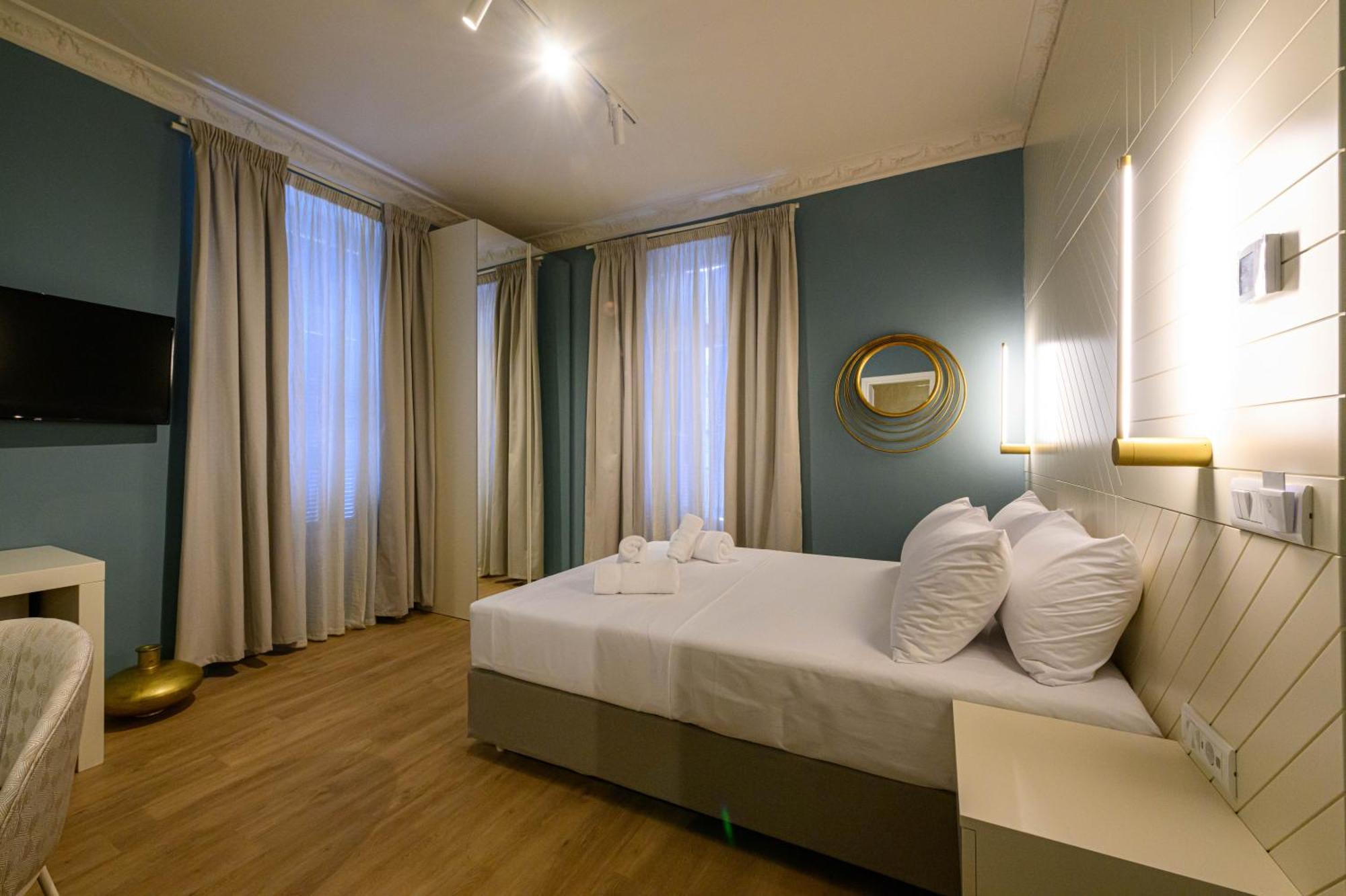 Blueblood - The Rooms Kalamata Exterior photo
