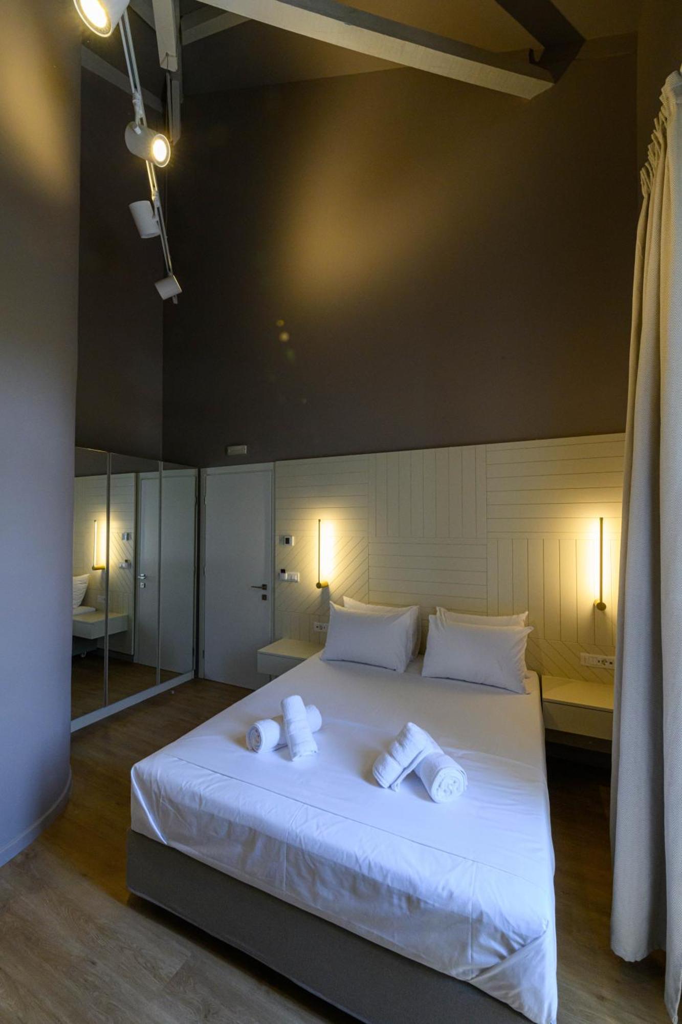 Blueblood - The Rooms Kalamata Exterior photo
