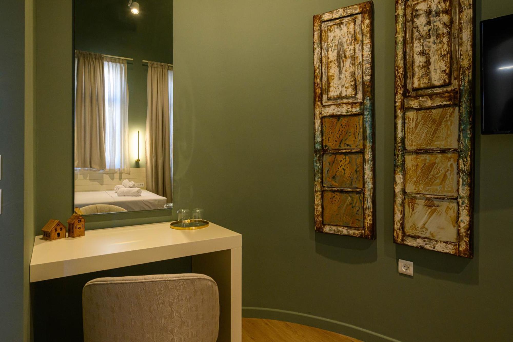 Blueblood - The Rooms Kalamata Exterior photo