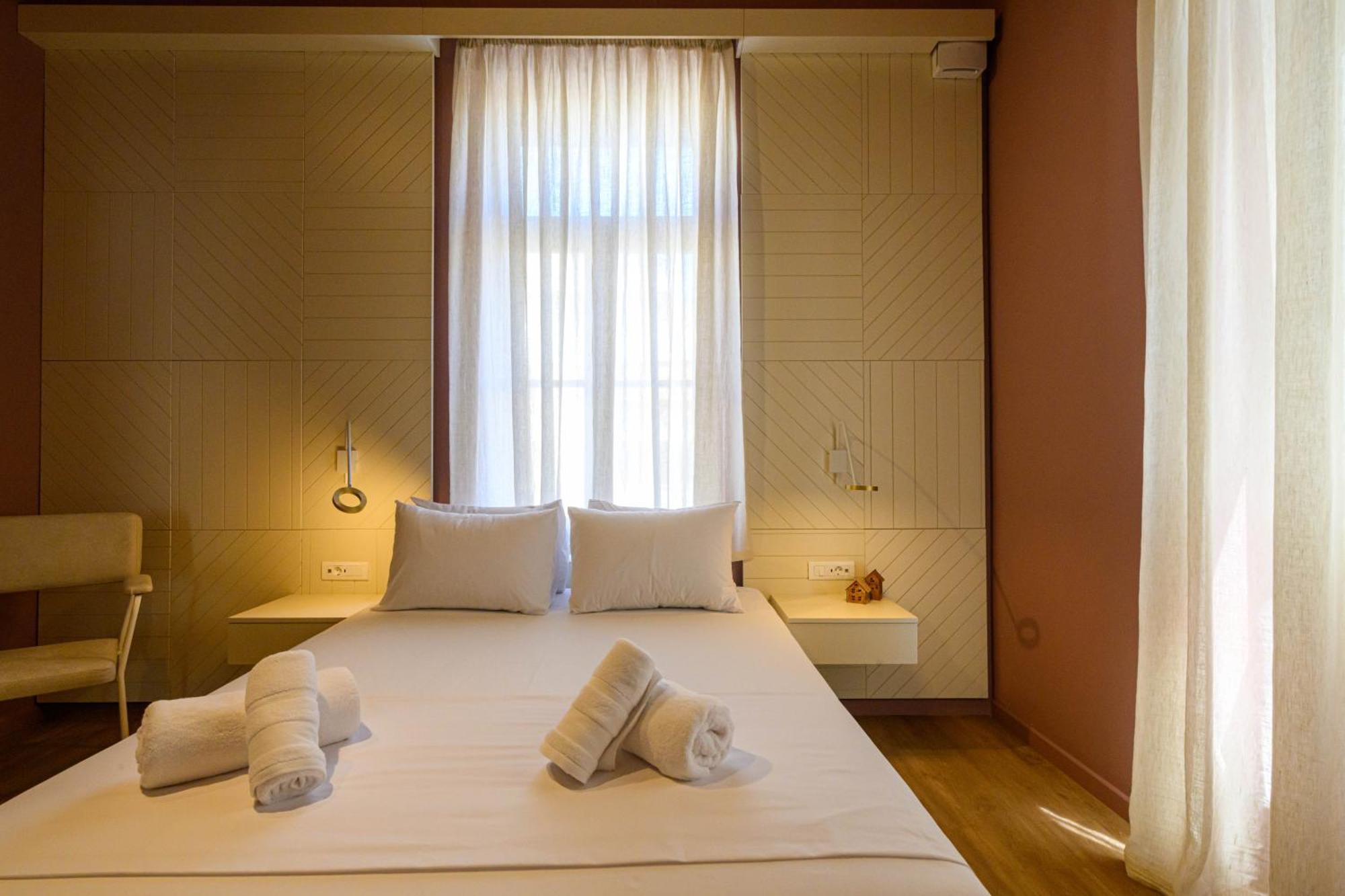 Blueblood - The Rooms Kalamata Exterior photo